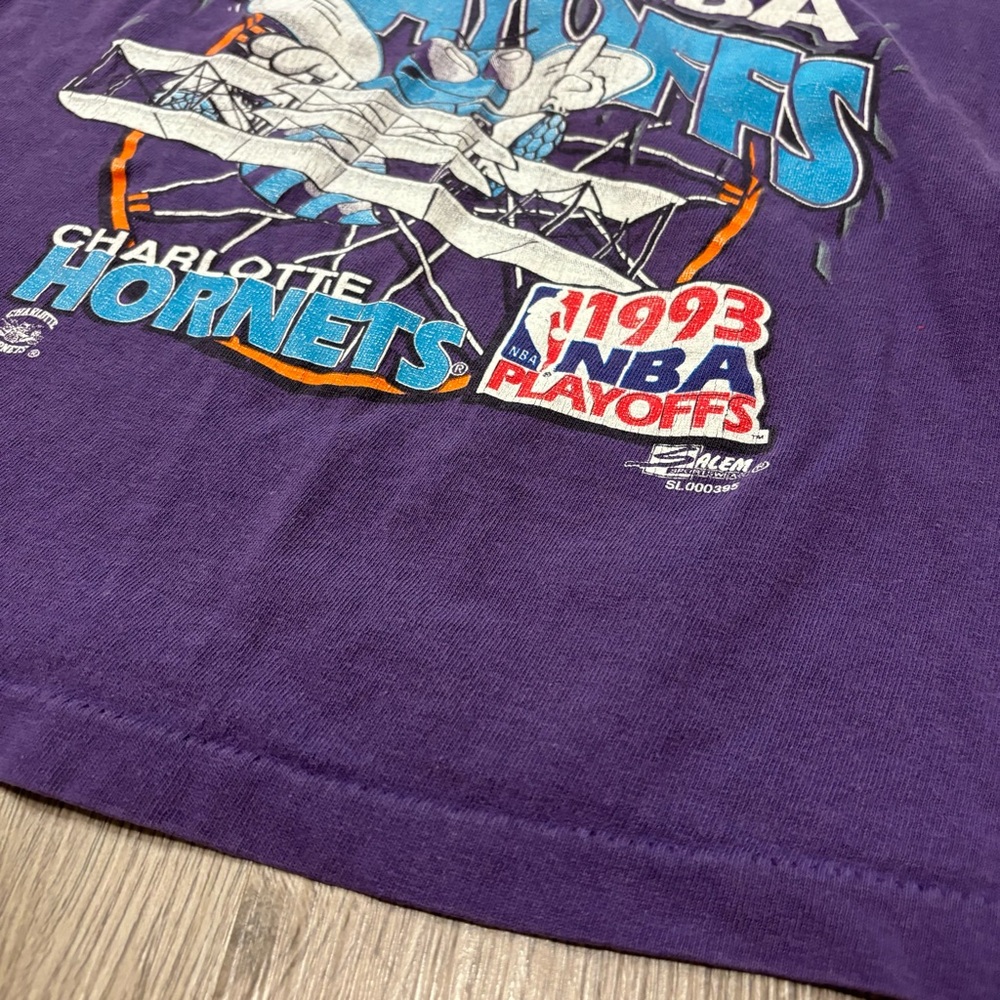 Vtg 1993 Charlotte Hornets NBA Playoffs T-Shirt Youth 10-12 Purple Basketball - Picture 9 of 9